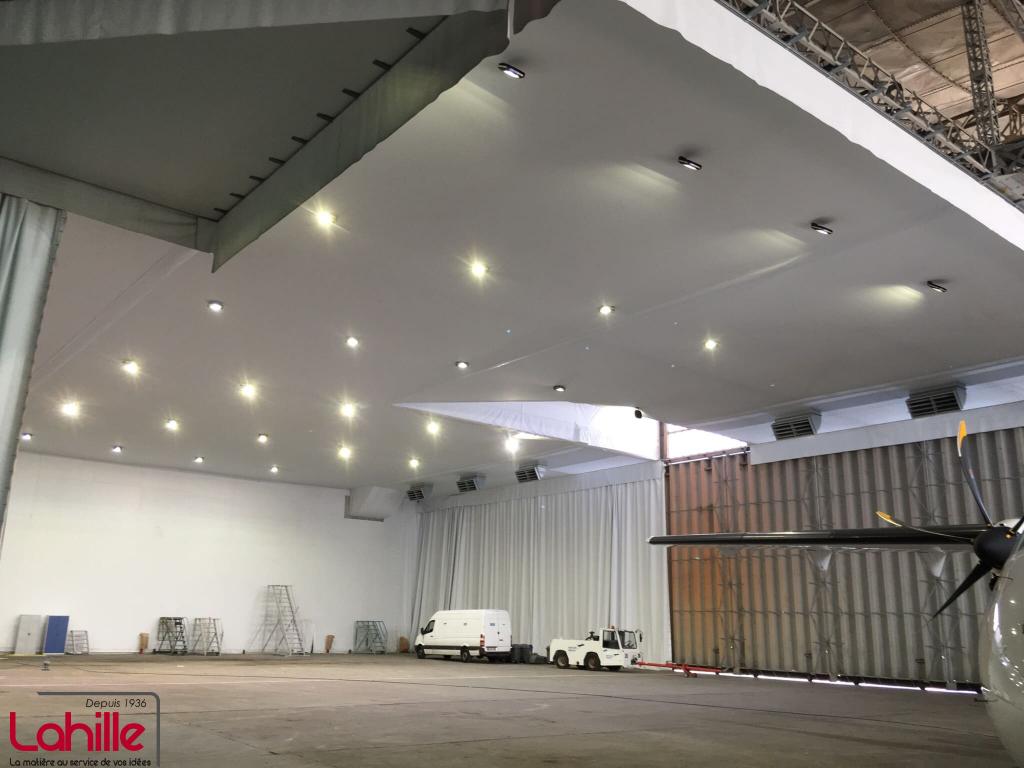 Cabine de peinture pour ATR et A319 Decolit Perform 501 plafond et rideaux fixes et coulissant Toulouse (dpt 31)    (6)