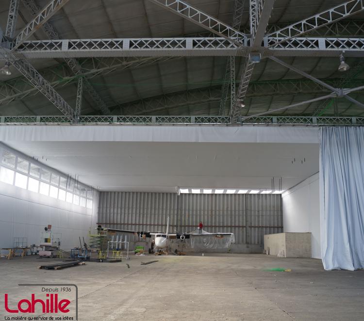 Cabine de peinture pour ATR et A319 Decolit Perform 501 plafond et rideaux fixes et coulissant Toulouse (dpt 31)    (5)