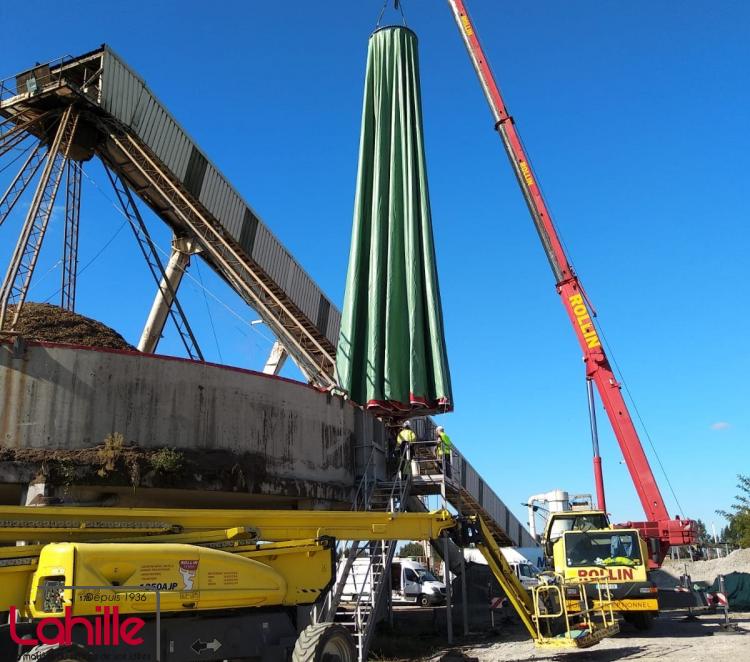 Couverture d'un silo de bois avec une Biobrane 915  (dpt 40)