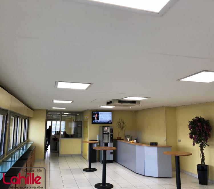 Plafond acoustique hall d'accueil Centaure Batyline Alphalia Silent AW Toulouse (dpt 31) (1)